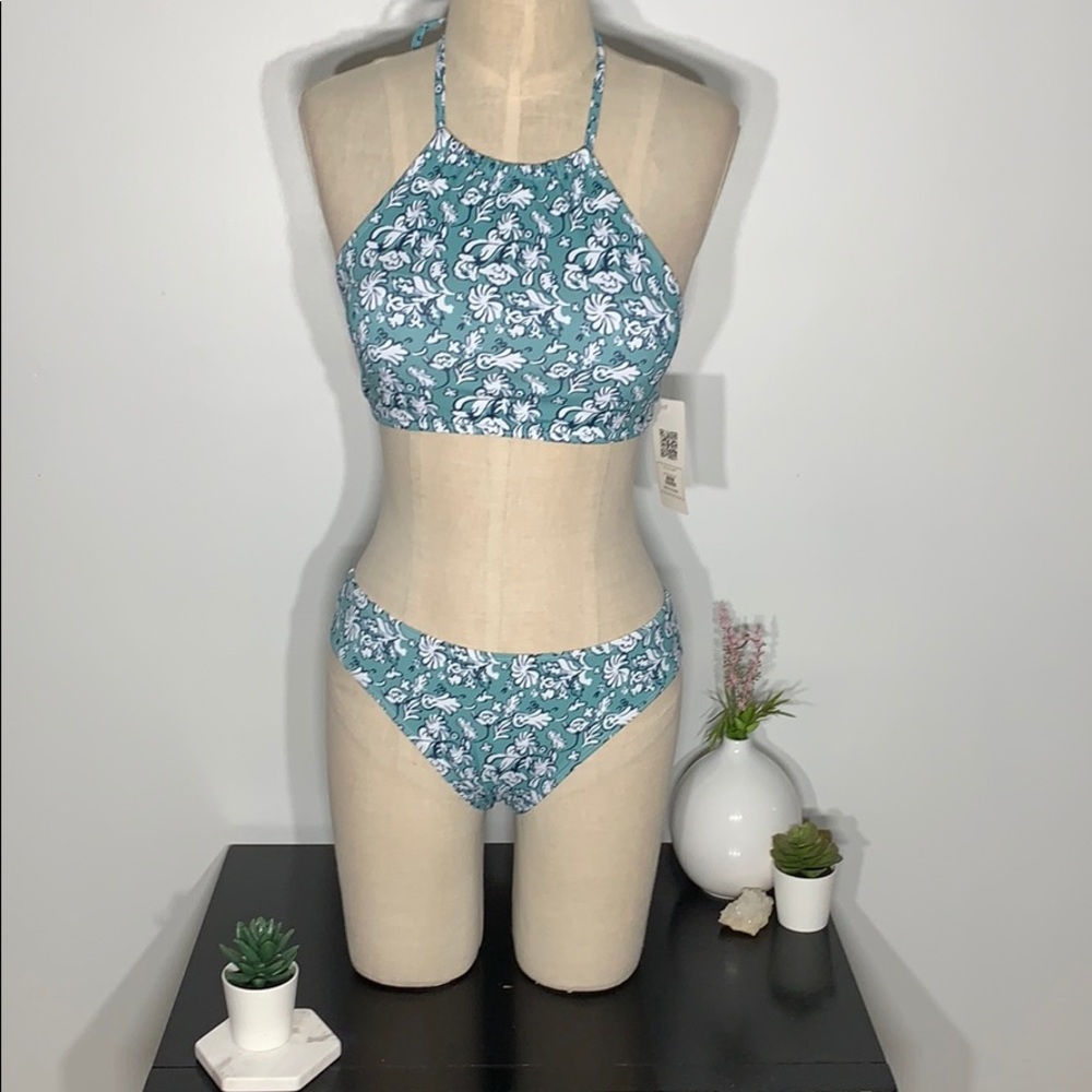 Two Piece Paisley Swimsuit 📦 (S-14) - Picture 2 of 12